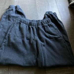 super comfy dark grey sweatpants!🤍🖤